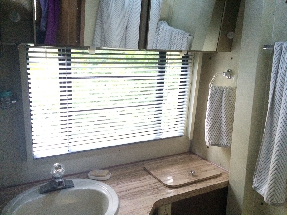 trailer bathroom blinds-1