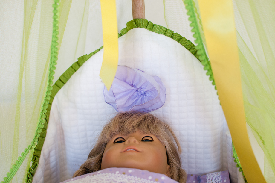 McCall's M7338 American Girl 18" doll bed detail